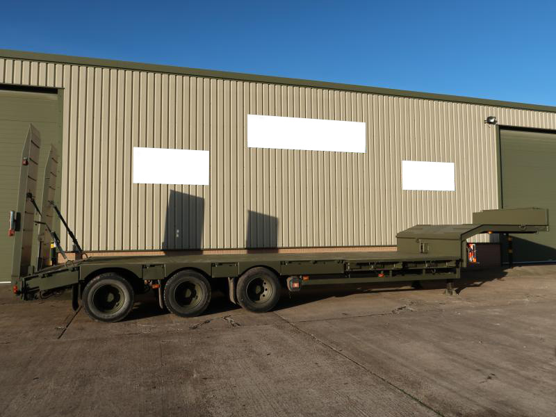 military vehicles for sale - Broshuis E2130 Tri Axle Step Frame Low Loader Trailer