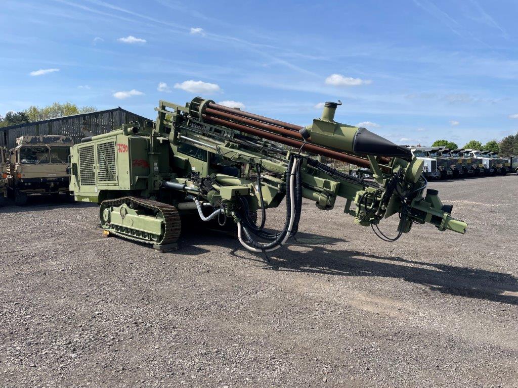 military vehicles for sale - Ingersoll Rand ECM 760 drill rig