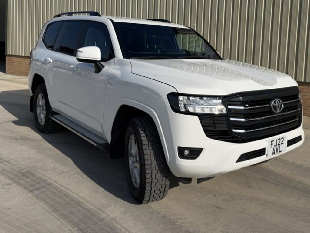 military vehicles for sale - B6 Armoured Toyota Land Cruiser – LHD UK Road Unregistered